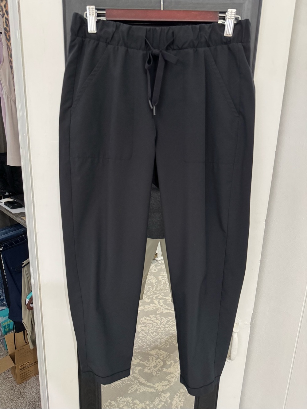 Under Armour Black Women's Cropped Pants